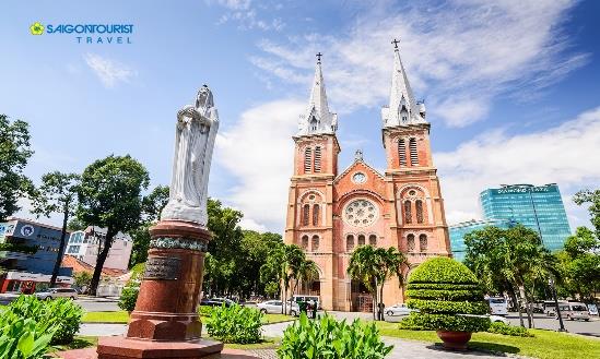 https://royalhotelsaigon.com/wp-content/uploads/2023/12/image-005-1.jpg